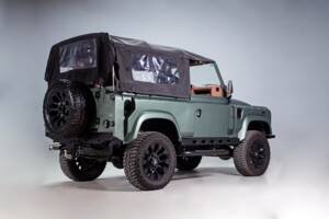 Image 16/44 of Land Rover Defender 90 (2011)