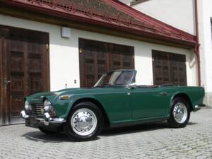 Afbeelding 24/31 van Triumph TR 4A IRS (1965)