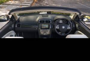 Image 17/30 de Jaguar XKR (2009)
