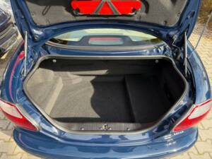 Image 23/35 of Jaguar XK8 4.0 (2002)