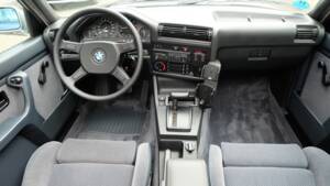 Bild 22/56 von BMW 325ix (1987)