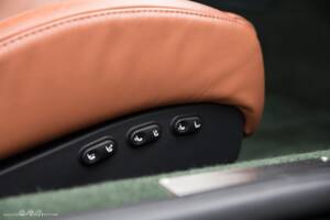 Image 10/17 of Aston Martin V12 Vanquish (2004)
