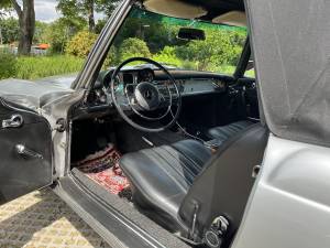 Image 16/25 of Mercedes-Benz 230 SL (1965)