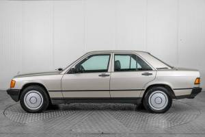 Image 11/50 of Mercedes-Benz 190 D (1986)