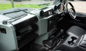 Image 4/50 de Land Rover Defender 110 Crew Cab SE (2010)