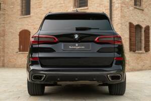 Bild 8/50 von BMW X5 M50d (2019)