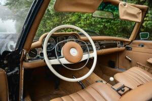 Image 4/28 of Mercedes-Benz 280 SL (1971)