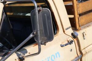 Image 32/52 of Ford F-100 (1967)