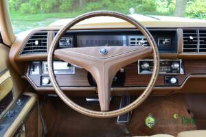 Immagine 36/50 di Buick Electra 225 Hardtop (1976)
