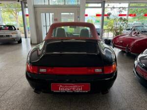 Image 33/39 of Porsche 911 Carrera (1997)