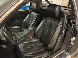 Image 8/16 of Mercedes-Benz 500 SL (1992)