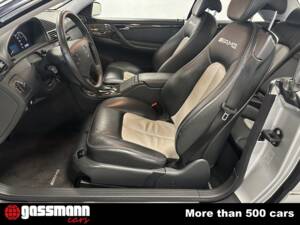 Immagine 13/15 di Mercedes-Benz CL 55 AMG (2001)
