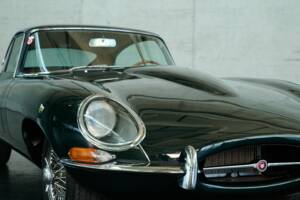 Image 23/50 de Jaguar E-Type (1970)