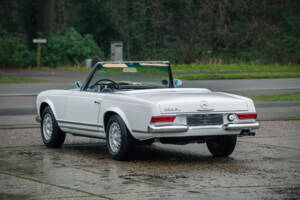 Image 13/36 of Mercedes-Benz 230 SL (1965)