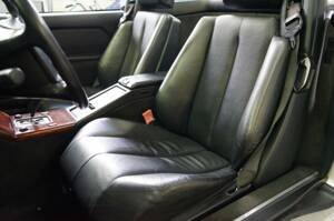 Image 29/38 of Mercedes-Benz 500 SL (1991)