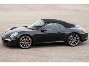 Image 1/28 de Porsche 911 Carrera S (2012)