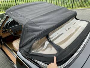 Image 15/36 de Mercedes-Benz 560 SL (1986)