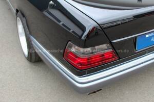 Image 4/33 of Mercedes-Benz E 200 (1994)