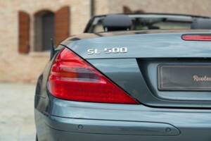 Image 22/50 of Mercedes-Benz SL 500 (2001)