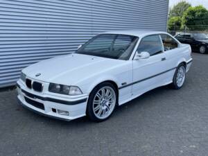 Image 4/8 de BMW 320i (1996)