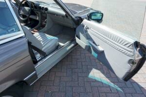 Image 19/36 de Mercedes-Benz 560 SL (1986)