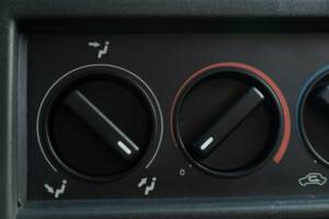 Image 36/45 of Alfa Romeo 75 1.6 (1991)