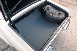Image 58/60 of Mercedes-Benz 230 SL (1967)