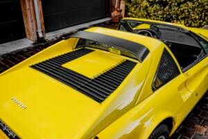 Bild 42/55 von Ferrari 328 GTS (1986)