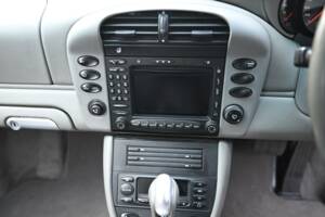 Bild 38/50 von Porsche 911 Carrera 4S (2004)