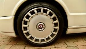 Image 45/50 of Bentley Azure (2009)