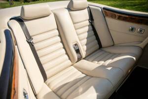 Image 25/50 of Bentley Azure Mulliner (1996)