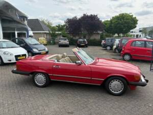 Image 6/8 of Mercedes-Benz 560 SL (1986)