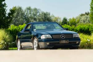Image 12/45 of Mercedes-Benz 500 SL (1990)