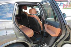 Bild 4/9 von BMW X5 xDrive50e (2023)