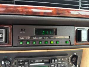 Image 43/64 of Jaguar XJ-S Convertible (1989)