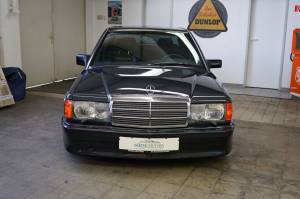 Image 4/38 of Mercedes-Benz 190 E 2.5-16 (1992)