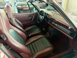 Afbeelding 26/41 van Porsche 911 Carrera 3.2 (WTL) (1987)