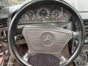 Image 13/40 de Mercedes-Benz 300 SL-24 (1990)