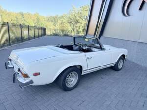 Image 12/50 of Mercedes-Benz 280 SL (1970)