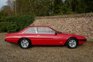 Image 30/50 de Ferrari 365 GT4 2+2 (1974)