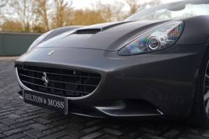 Image 36/50 of Ferrari California (2009)