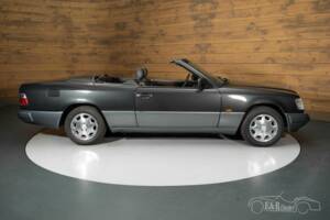 Bild 13/19 von Mercedes-Benz E 320 (1994)