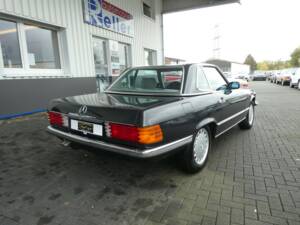 Immagine 4/24 di Mercedes-Benz 300 SL (1986)