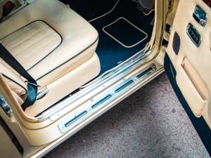 Image 14/36 de Rolls-Royce Silver Shadow II (1980)