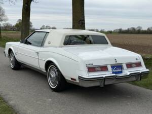 Bild 6/26 von Buick Riviera Coupe (1983)