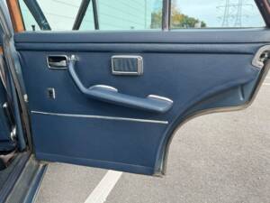 Imagen 9/17 de Mercedes-Benz 280 SE 4,5 (1972)