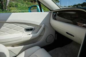 Image 22/38 of Bentley Continental GTC V8 (2013)
