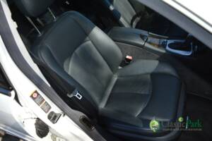 Image 25/50 of Mercedes-Benz E 500 T (2004)