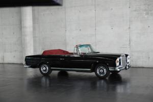 Image 11/50 of Mercedes-Benz 220 SE b (1962)