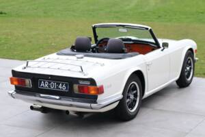 Image 2/50 de Triumph TR 6 (1970)
